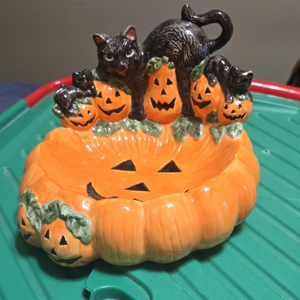 WCL Halloween Cat and Pumpkin Ceramic Dish